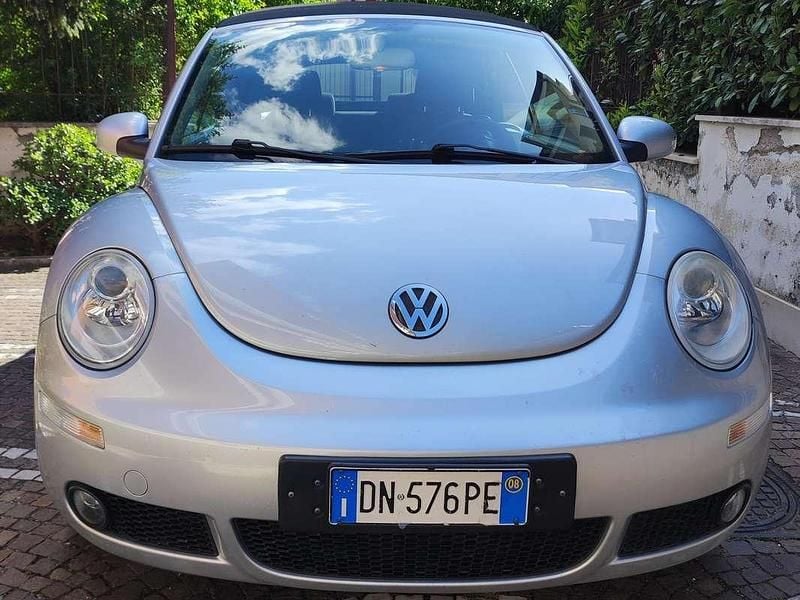 Grigio Usata 2008 VW Beetle Cabrio | 8500 € (Buon prezzo) - Immagine 1/4