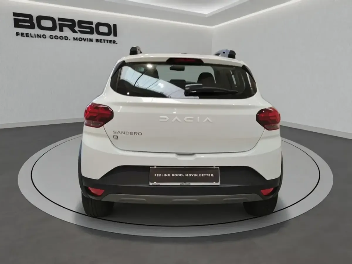 Usado Dacia Sandero Expression 101 CV (74 kW) 2023 Blanco Berlina