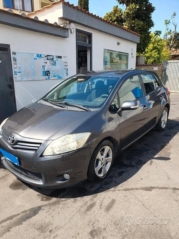 Usata Toyota Auris 90 CV (66 kW) 2011 Berlina