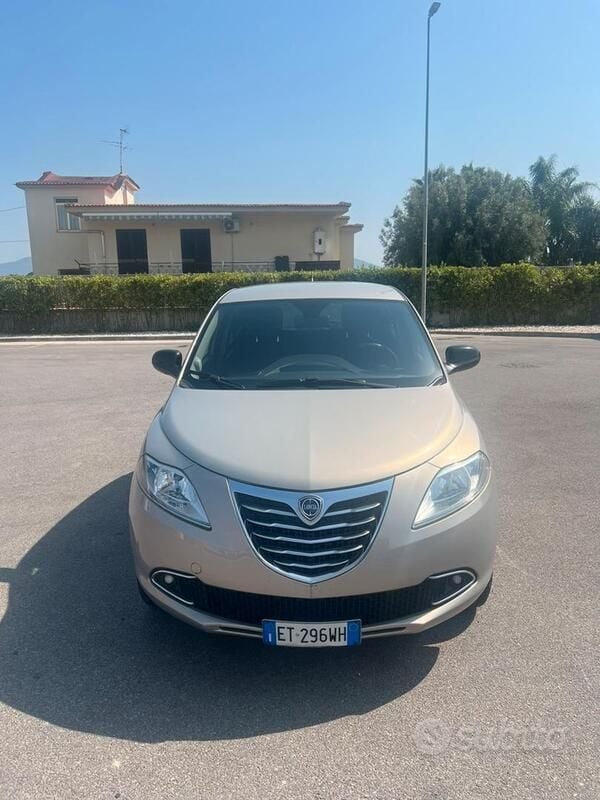 Usata Lancia Ypsilon Gold 80 CV (58 kW) 2014 Utilitaria