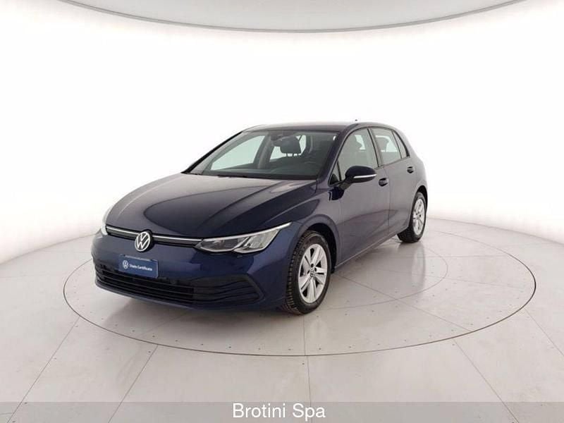 Usata VW Golf VIII Life 116 CV (85 kW) 2022 Blu metallizzato Utilitaria