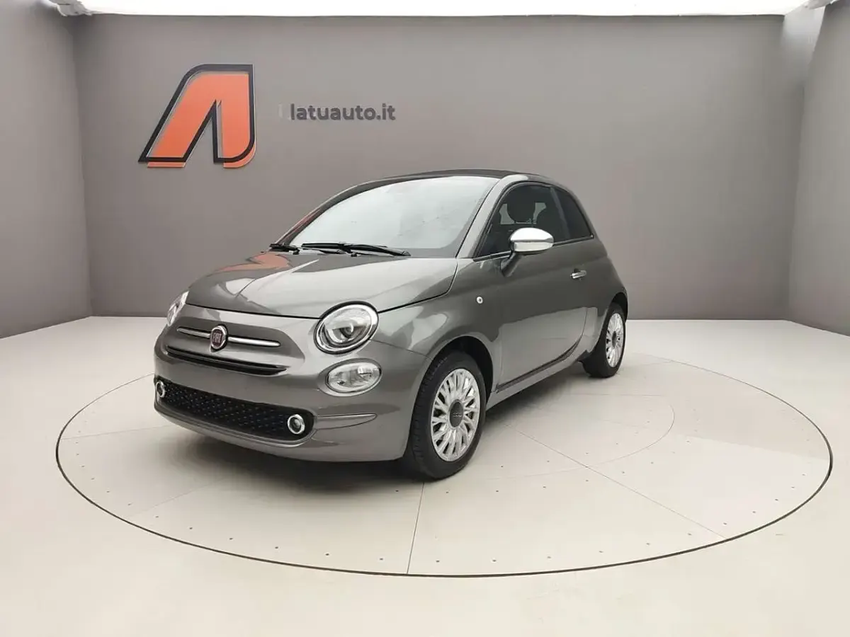 Usata Fiat 500C Dolcevita 70 CV (51 kW) 2023 Grigio pompei / capote nera Cabrio