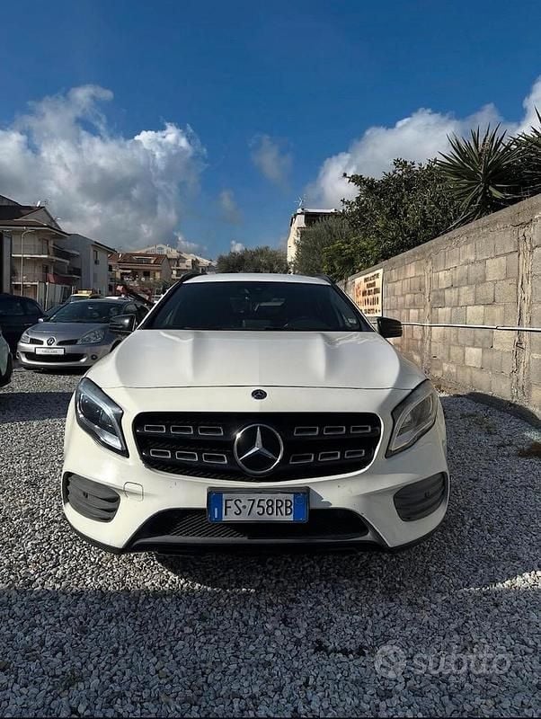 Usata Mercedes GLA200 Premium 135 CV (99 kW) 2018 Bianco SUV