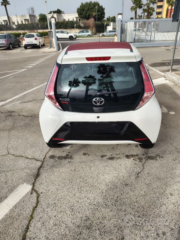 Usata Toyota Aygo X-wave 69 CV (50 kW) 2017 Bianco Utilitaria