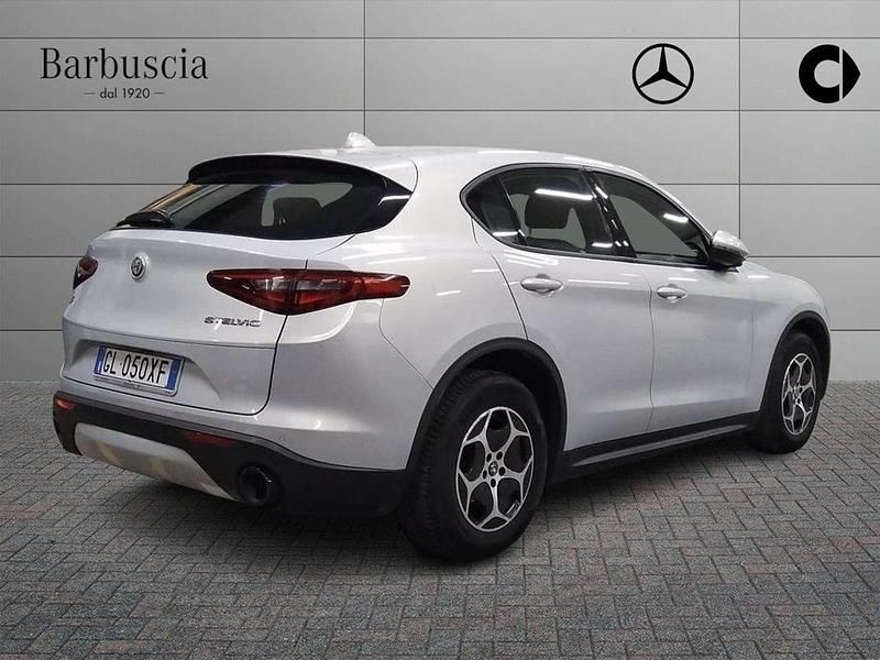 Second-hand Alfa Romeo Stelvio Business 190 CP (139 kW) 2022 Argintiu SUV