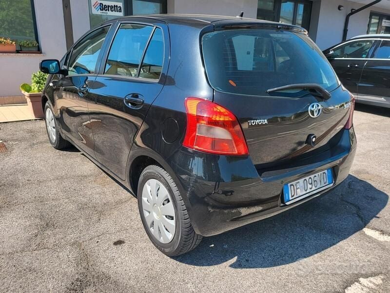 Usata Toyota Yaris Sol 90 CV (66 kW) 2007 Nero Berlina