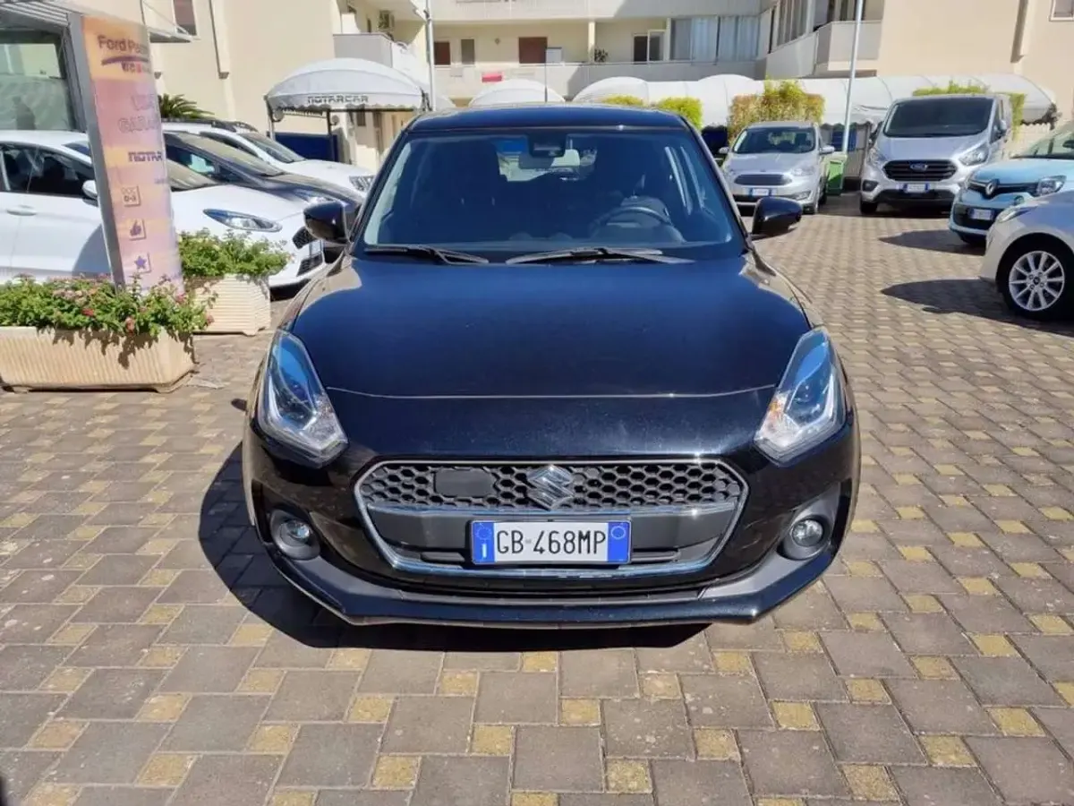Usata Suzuki Swift 90 CV (66 kW) 2020 Nero metallizzato Utilitaria
