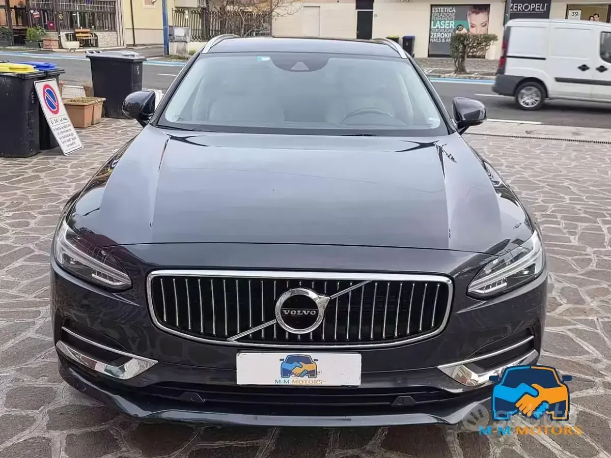 Usata Volvo V90 Momentum 190 CV (139 kW) 2017 Grigio Station wagon
