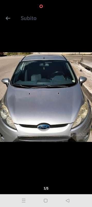 Usata Ford Fiesta Ghia 88 CV (64 kW) 1997 Berlina