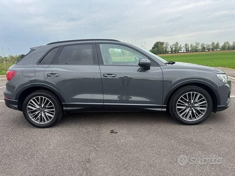 Usata Audi Q3 150 CV (110 kW) 2023 Grigio SUV