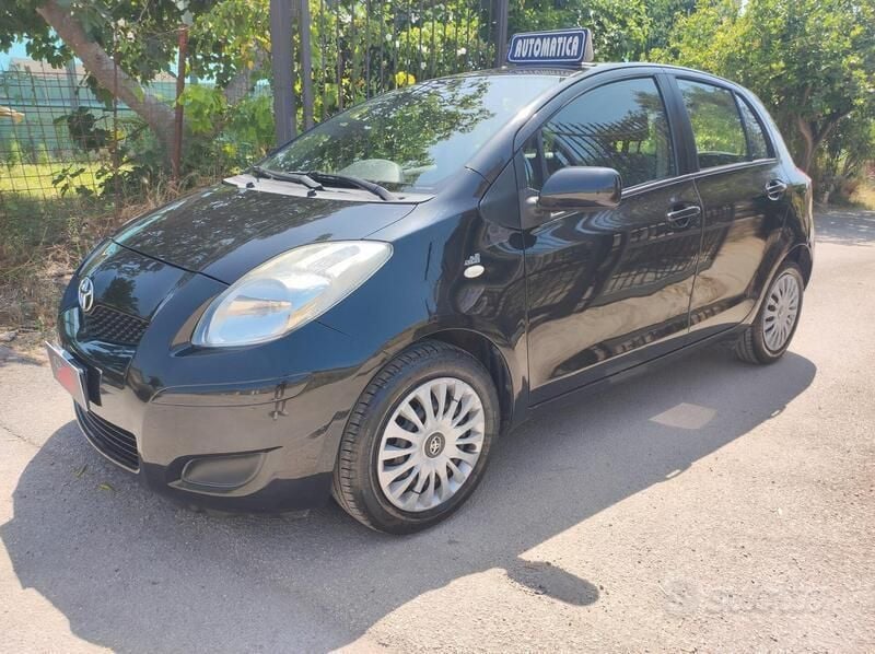 Usata Toyota Yaris 90 CV (66 kW) 2009 Nero Berlina