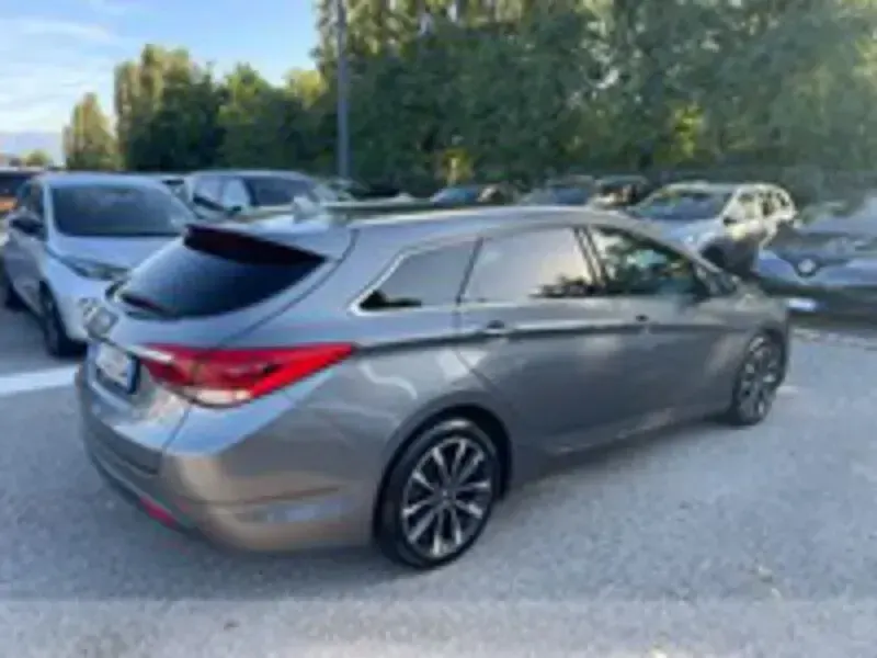 Usata Hyundai i40 142 CV (104 kW) 2016 Grigio Station wagon