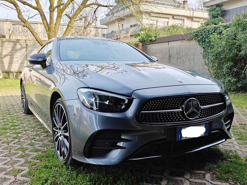 Usata Mercedes E300 AMG line 265 CV (194 kW) 2023 Coupé