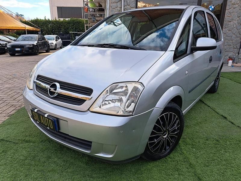Usata Opel Meriva 101 CV (74 kW) 2003 Argento Monovolume