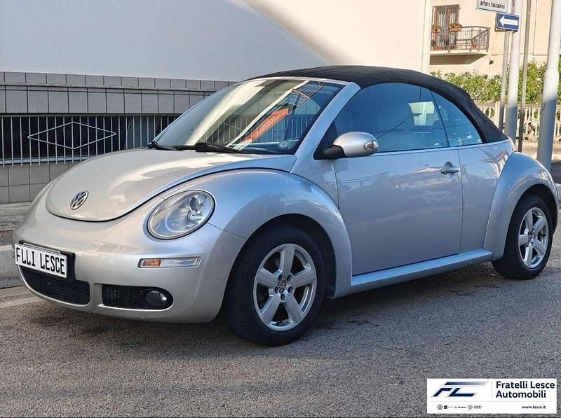 Usata VW New Beetle 105 CV (77 kW) 2006 Argento Utilitaria