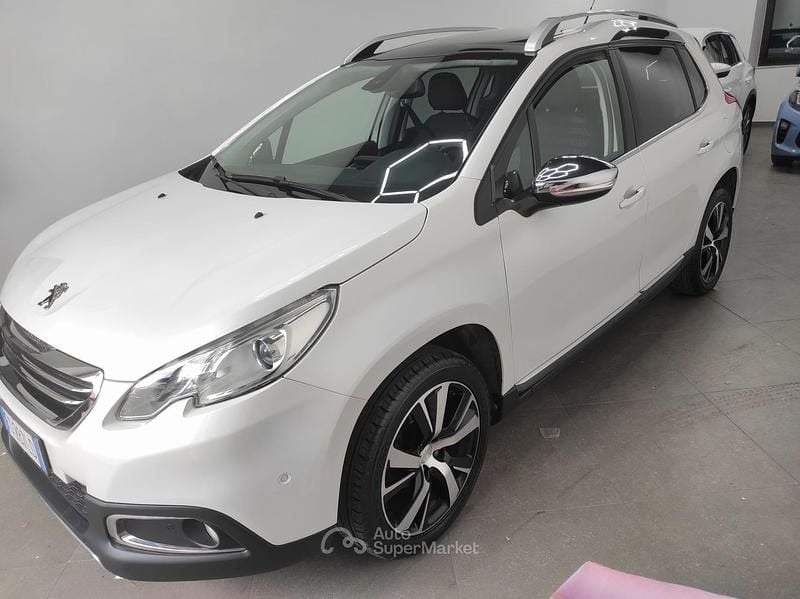Usata Peugeot 2008 Allure 100 CV (73 kW) 2016 Bianco SUV