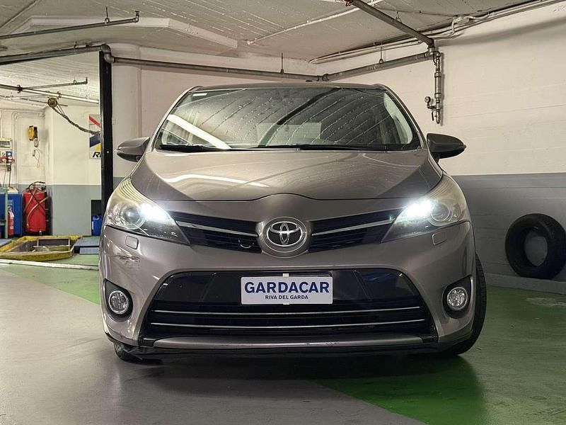Usata Toyota Verso Style 111 CV (81 kW) 2014 Grigio Monovolume