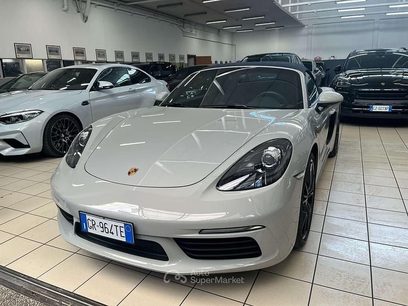 Usata Porsche 718 Boxster 299 CV (219 kW) 2024 Beige Cabrio