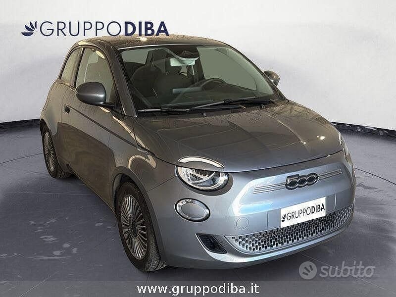 Usata Fiat 500e Pop 69 kW (95 CV) 2024 Grigio Berlina