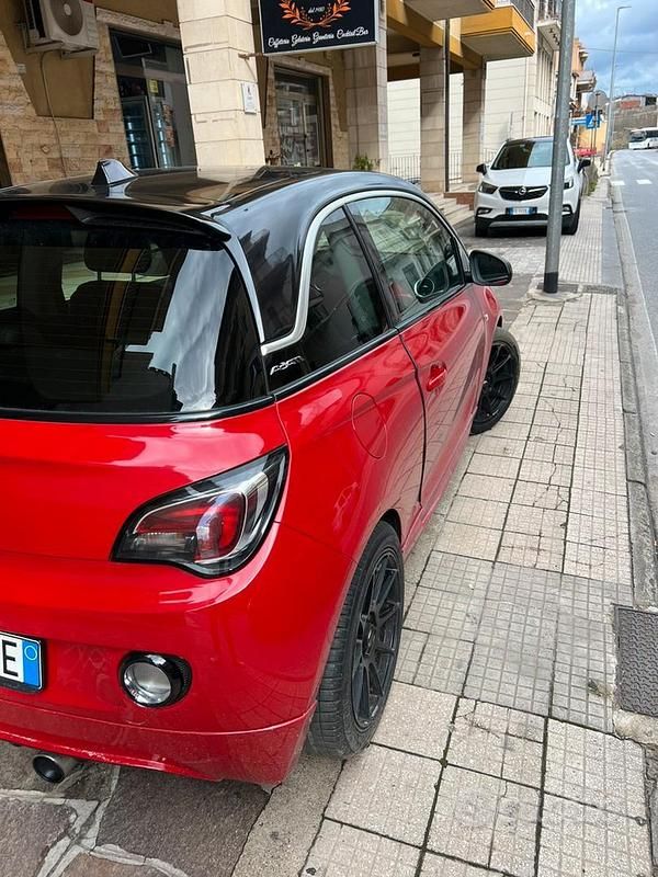 Usata Opel Adam 130 CV (95 kW) 2015 Rosso Utilitaria