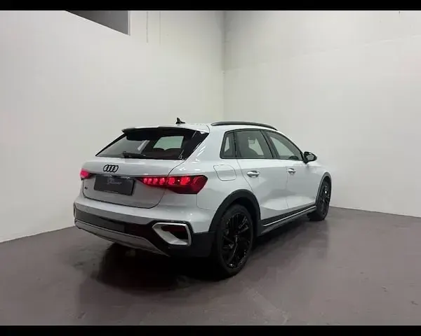 Usata Audi A3 Comfort 150 CV (110 kW) 2024 Bianco Utilitaria