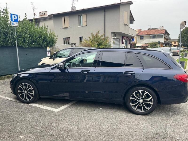 Usata Mercedes C220 Executive 170 CV (125 kW) 2016 Blu Station wagon
