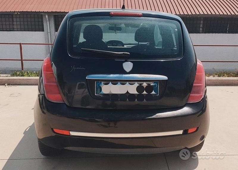 Usata Lancia Ypsilon 60 CV (44 kW) 2004 Blu Utilitaria