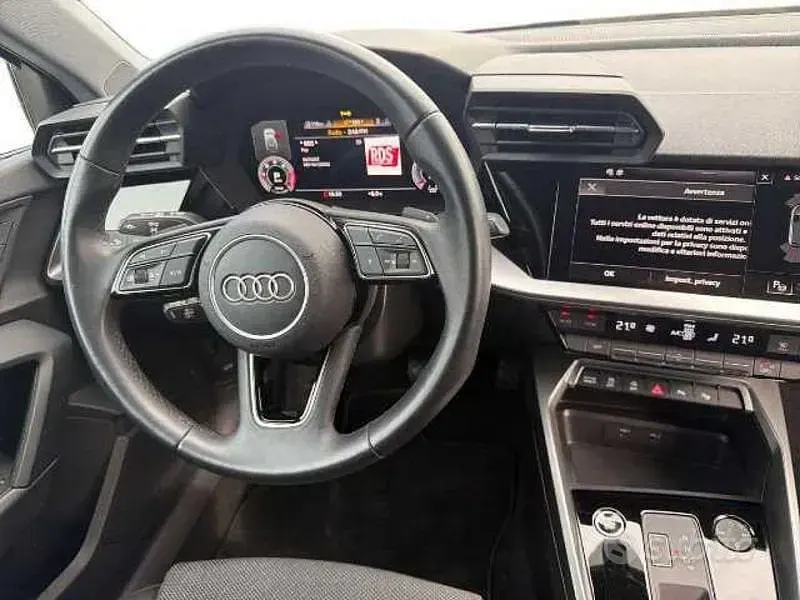 Gebraucht Audi A3 S-Line 150 PS (110 kW) 2024 Grau Limousine