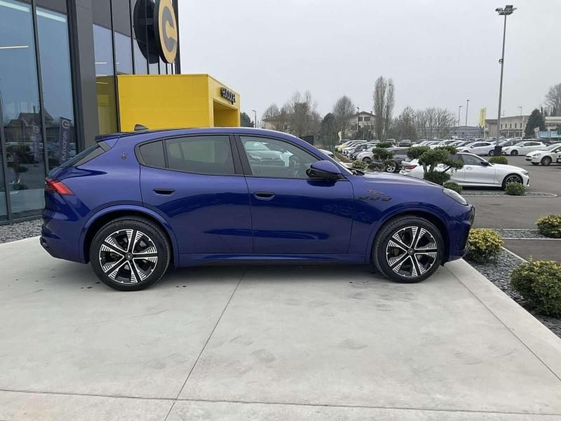 Usata Maserati Grecale Folgore 409 kW (557 CV) 2025 Blu metallizzato SUV