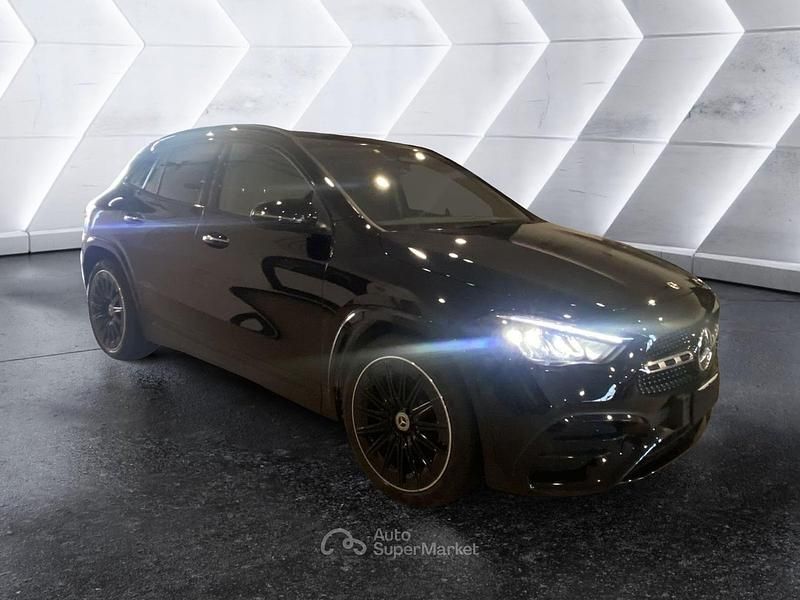 Usata Mercedes GLA180 AMG line 116 CV (85 kW) 2024 Nero SUV