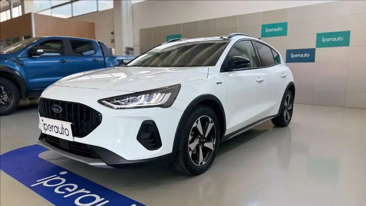 Usata Ford Focus Active 155 CV (114 kW) 2024 Bianco pastello SUV