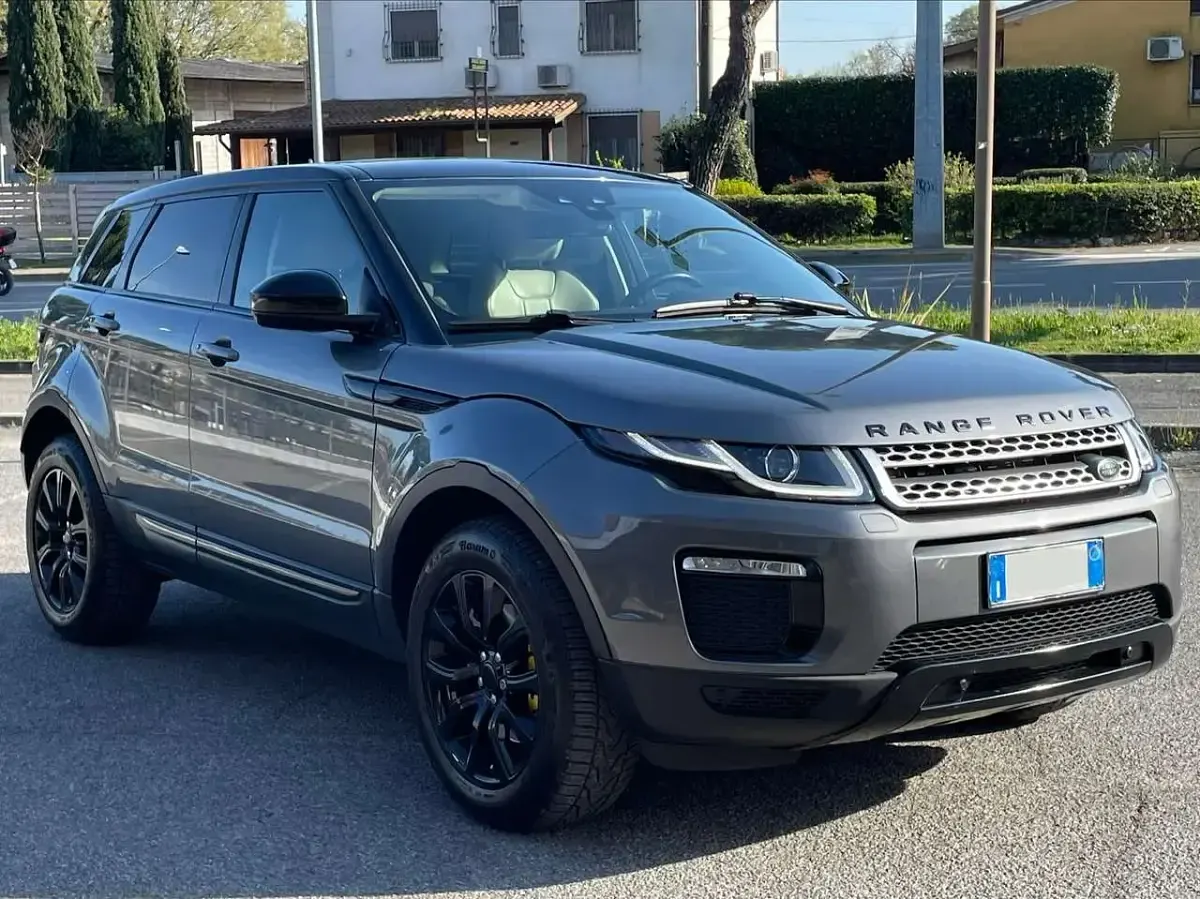 Usata Land Rover Range Rover evoque HSE Dynamic 150 CV (110 kW) 2017 Grigio SUV