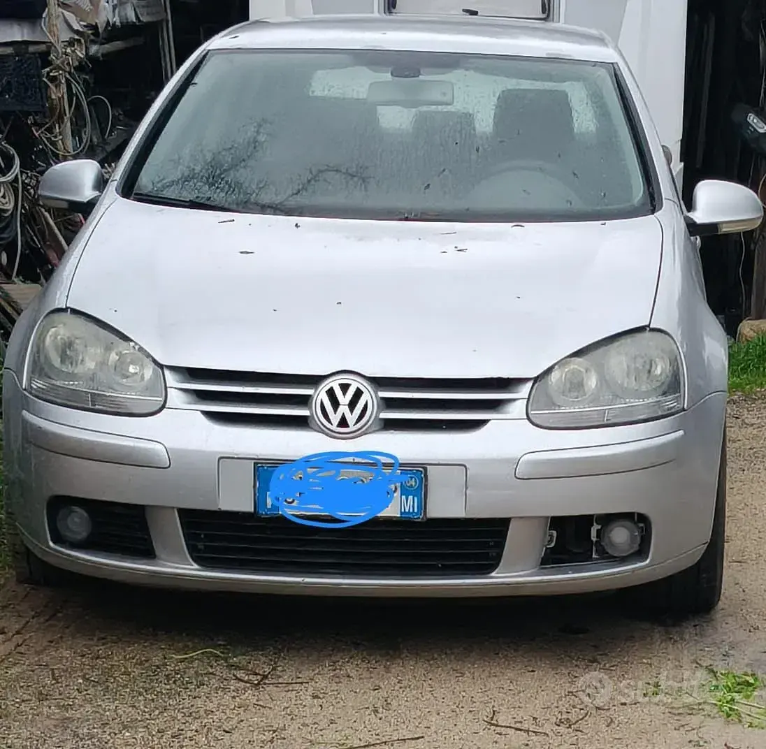 Usata VW Golf V 105 CV (77 kW) 2004 Grigio Utilitaria