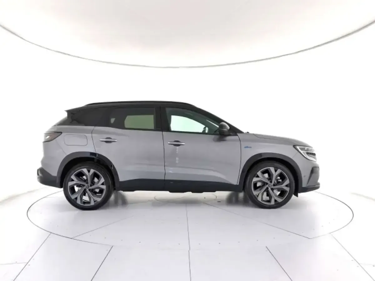 Usata Renault Austral Iconic 131 CV (96 kW) 2023 Bestyle seoul (grigio scisto SUV