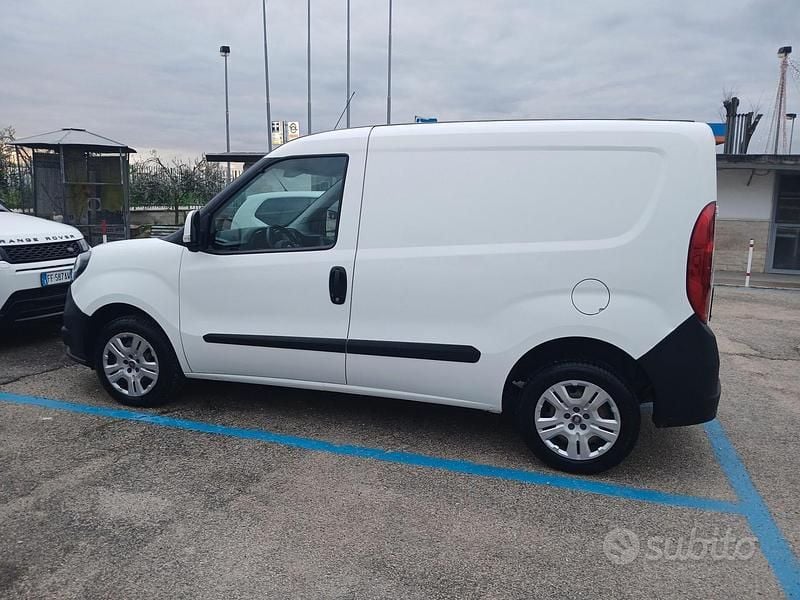 Usata Fiat Doblò 95 CV (69 kW) 2019 Bianco Monovolume