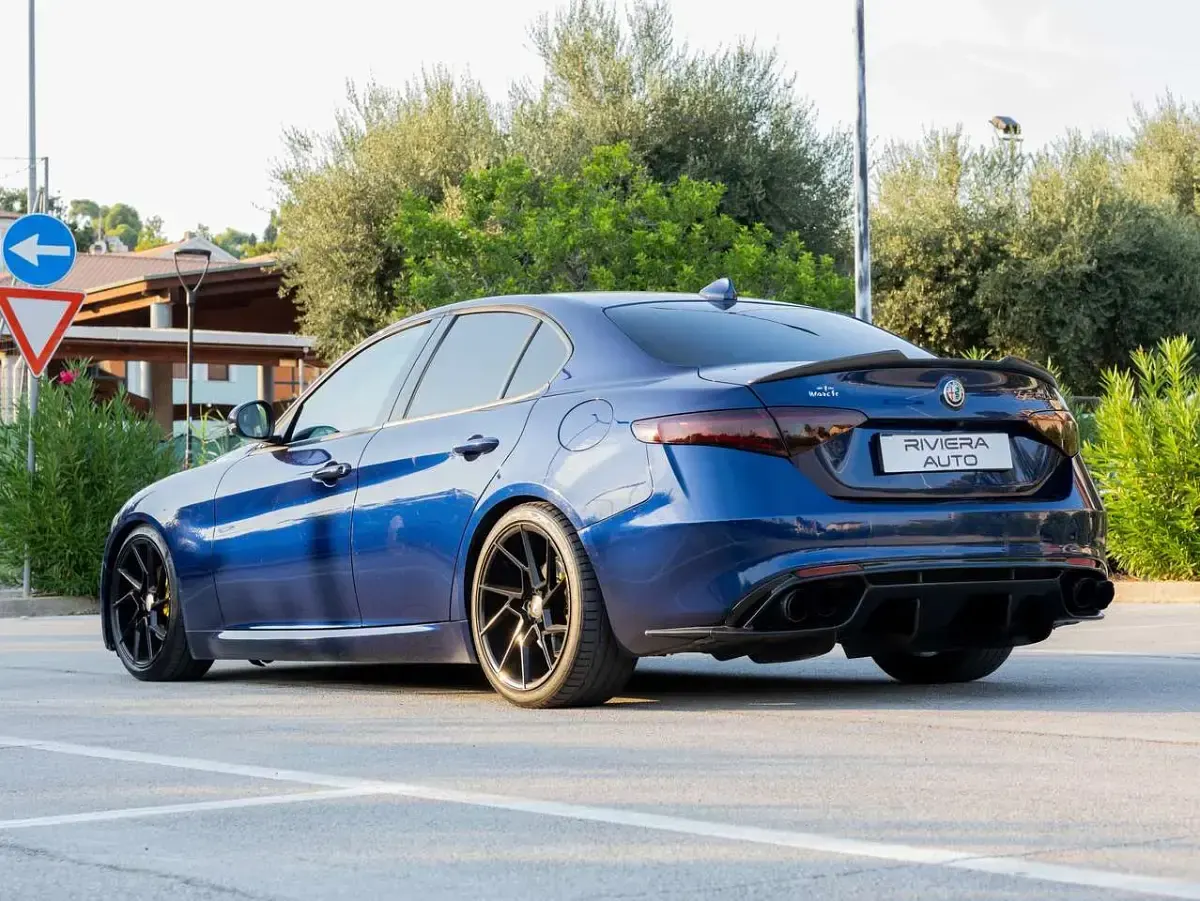 Usata Alfa Romeo Giulia Business 179 CV (131 kW) 2017 Blu/azzurro Berlina