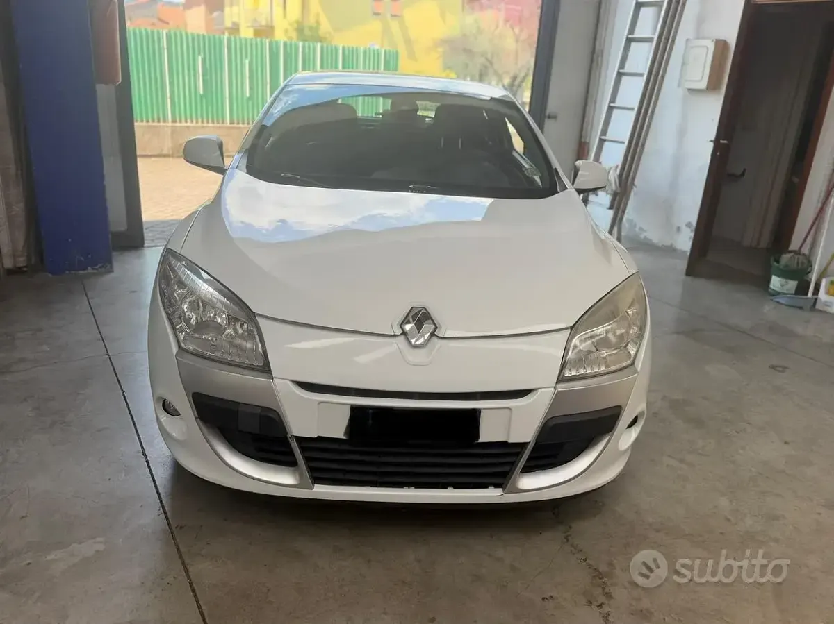 Usata Renault Mégane Coupé Dynamique 110 CV (80 kW) 2009 Bianco Coupé