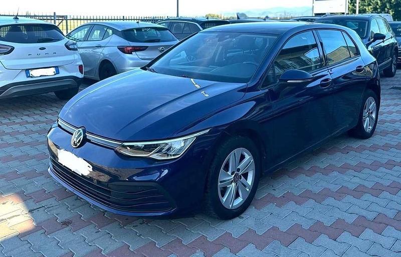 Usata VW Golf VIII Life 116 CV (85 kW) 2020 Blu/azzurro Berlina