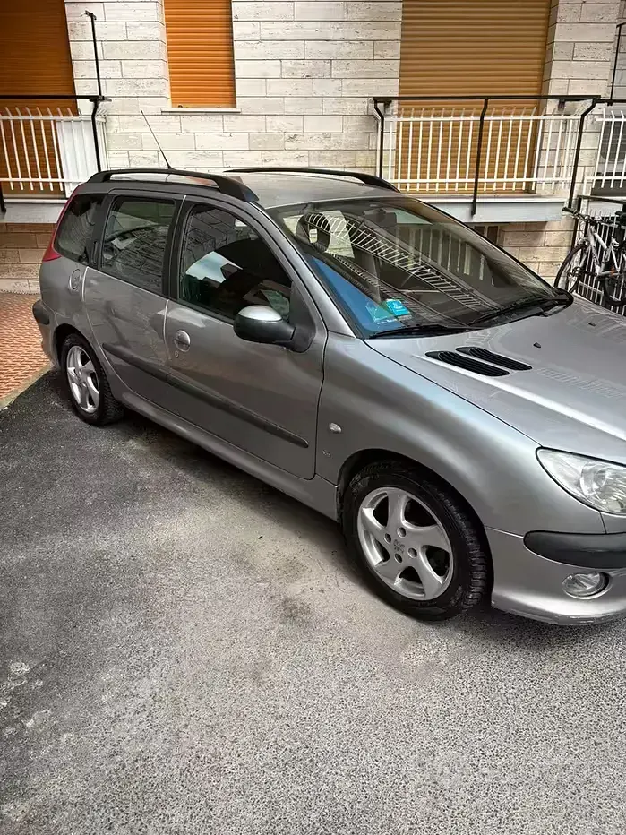 Usata Peugeot 206 90 CV (66 kW) 2003 Grigio Station wagon