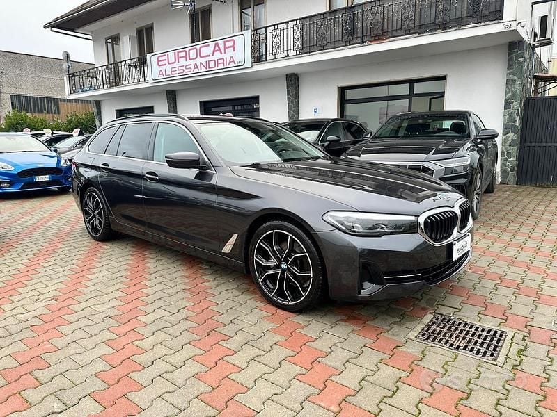 Usata BMW 520 Luxury Line 190 CV (139 kW) 2022 Marrone Station wagon