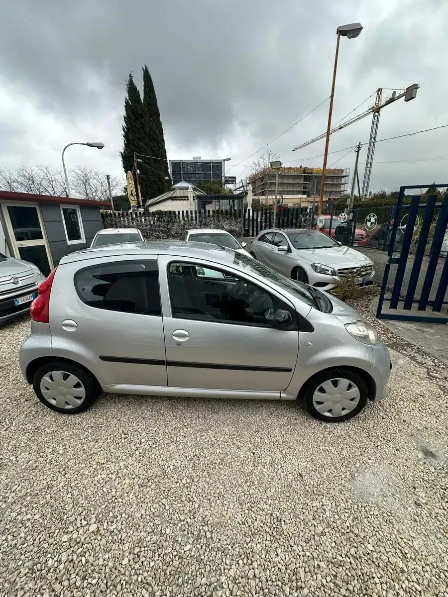 Usata Peugeot 107 Urban Move 68 CV (50 kW) 2007 Grigio Utilitaria