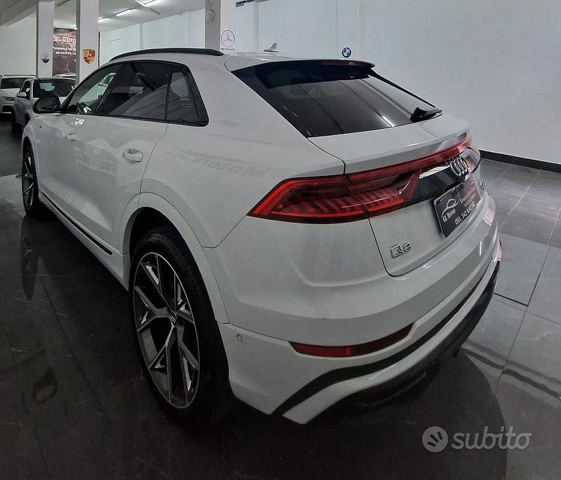 Usata Audi Q8 S-Line 286 CV (210 kW) 2020 Bianco SUV