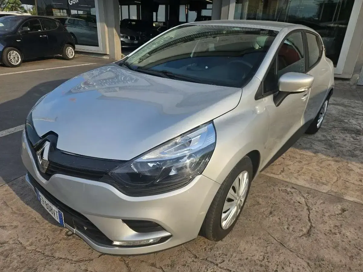 Usata Renault Clio IV Business 73 CV (53 kW) 2018 Grigio Berlina