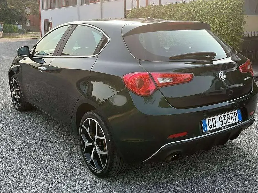 Usata Alfa Romeo Giulietta 120 CV (88 kW) 2021 Verde Berlina