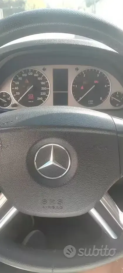 Usata Mercedes B180 109 CV (80 kW) 2009 Grigio Monovolume