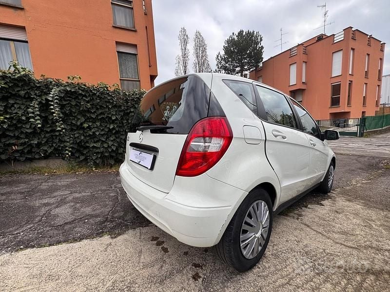 Usata Mercedes A160 Elegance 95 CV (69 kW) 2010 Bianco Berlina