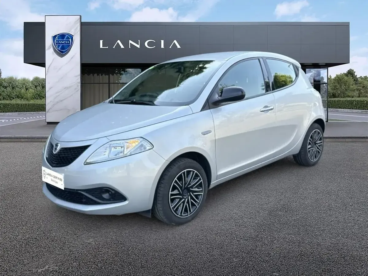 Usata Lancia Ypsilon Gold 69 CV (50 kW) 2020 Utilitaria