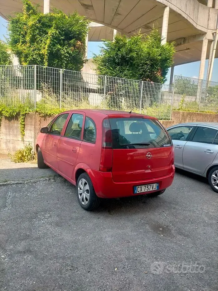 Usata Opel Meriva 101 CV (74 kW) 2006 Rosso Monovolume