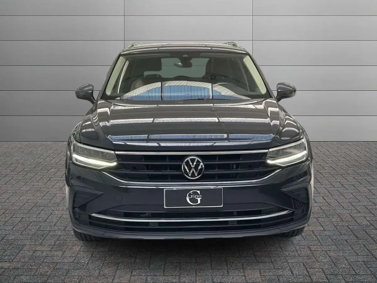 Usata VW Tiguan Life 122 CV (89 kW) 2023 Grigio SUV