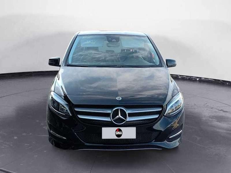 Usata Mercedes B180 109 CV (80 kW) 2018 Nero Monovolume